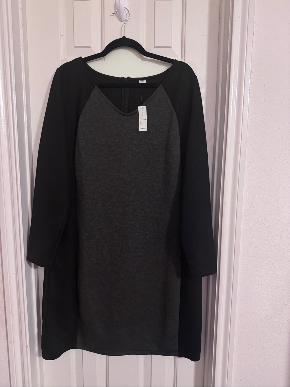 NWT Old Navy Black & Charcoal Contrast Long-Sleeve Dress